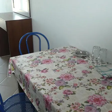Greece Petalo *
